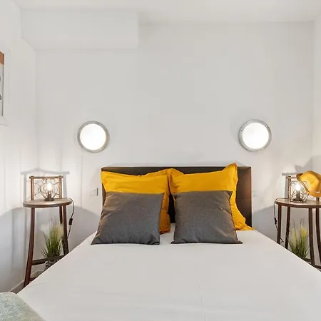 Sud Coursive Naturiste 아파트