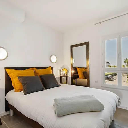 Sud Coursive Naturiste 아파트 아그